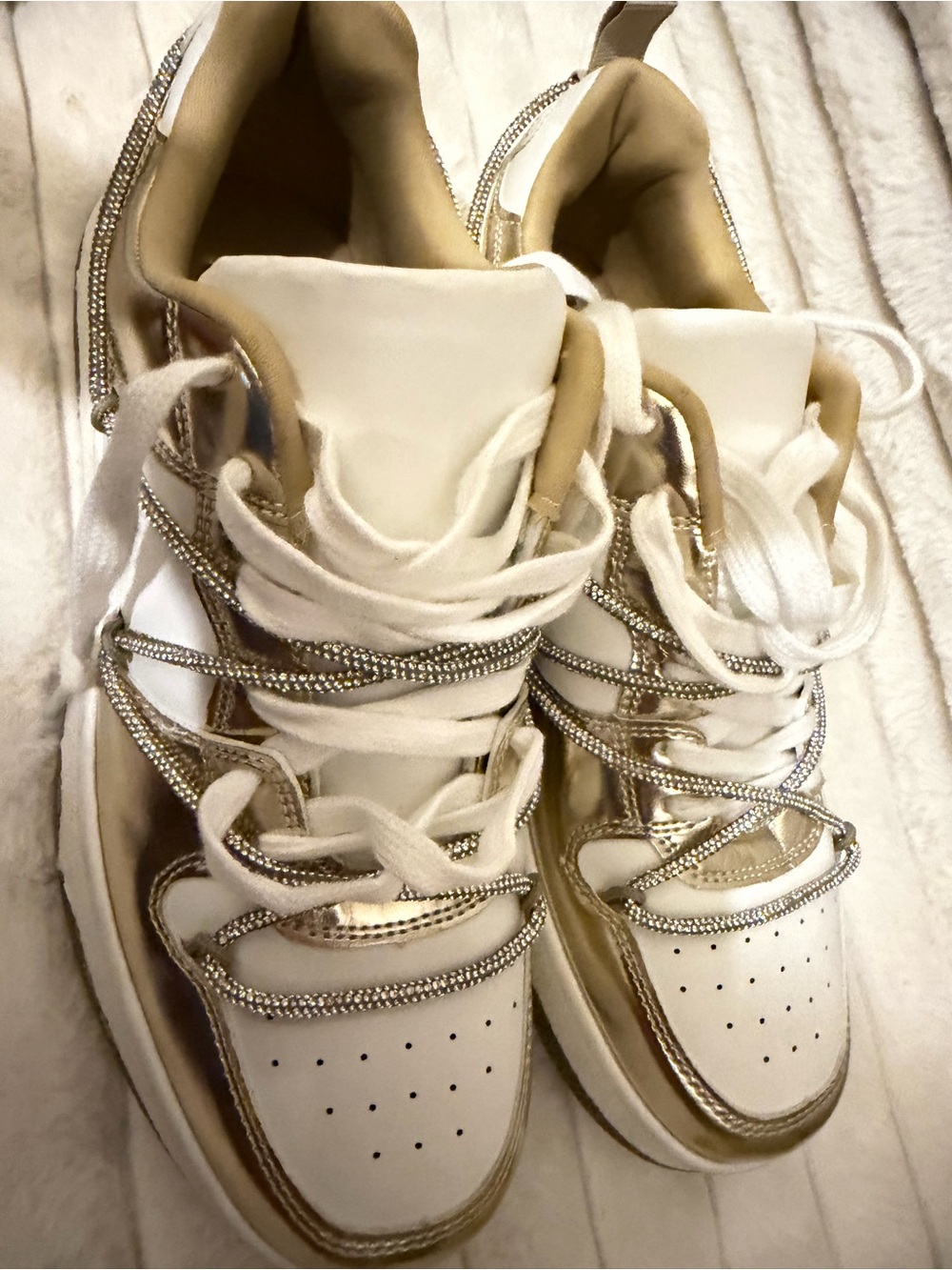 New York & Company White and Gold Women's Fashion Sneakers - Picture 5 of 7